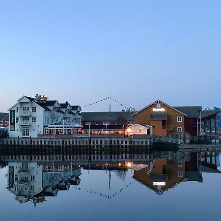 Anker Brygge Hotel Svolvaer Exterior photo View of the village