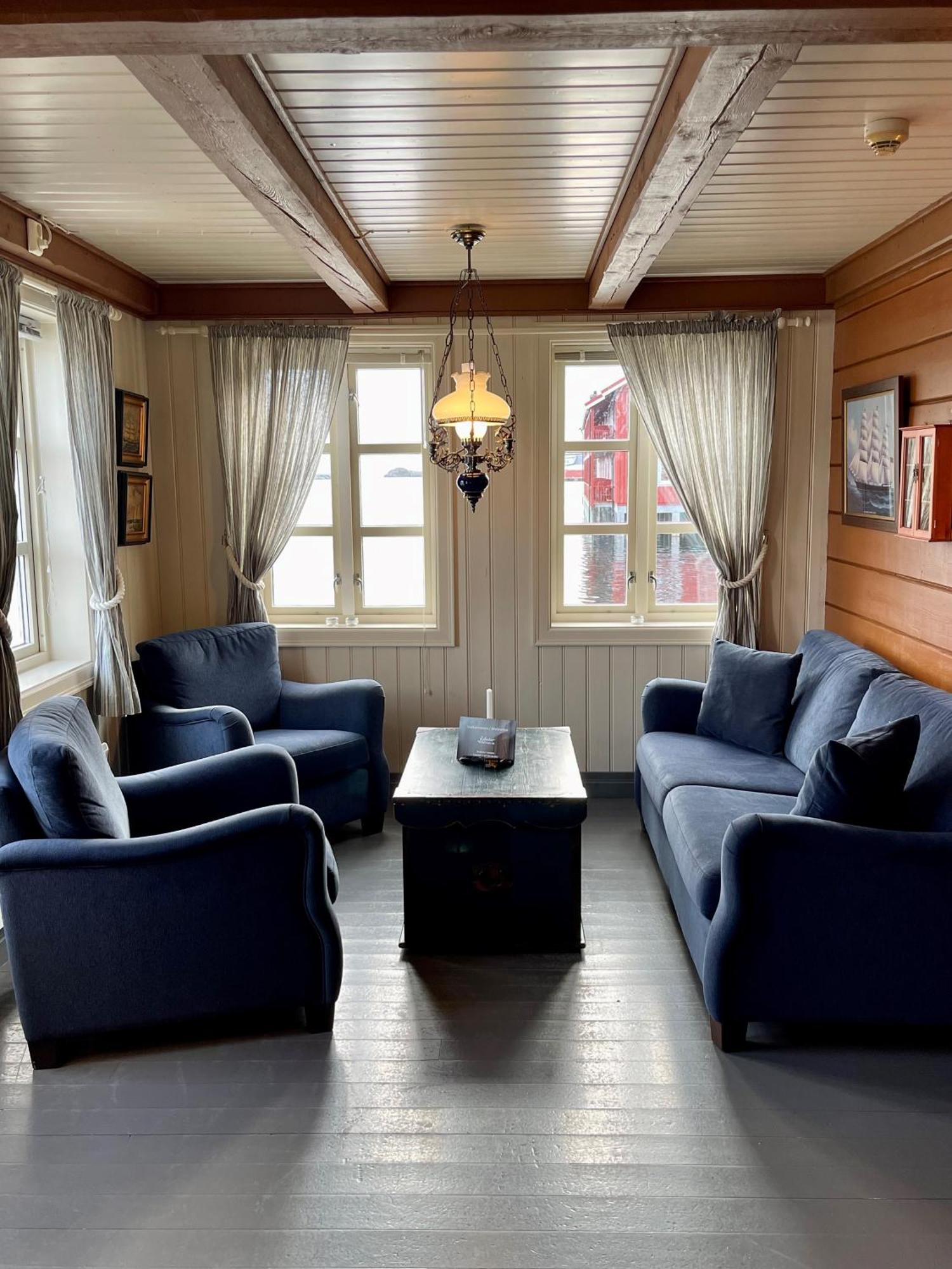 Anker Brygge Hotel Svolvaer Exterior photo The interior of the hotel