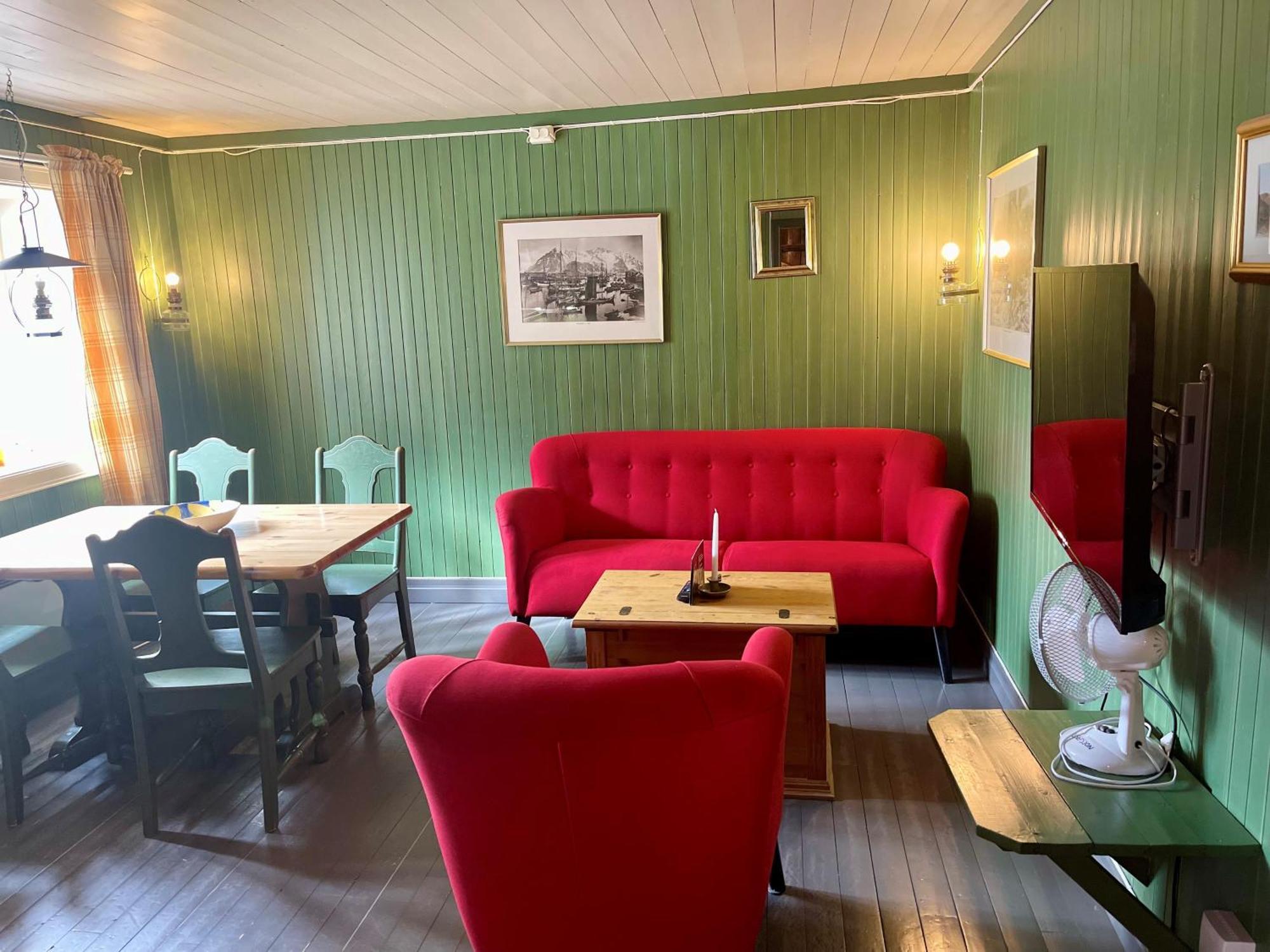 Anker Brygge Hotel Svolvaer Exterior photo The living room