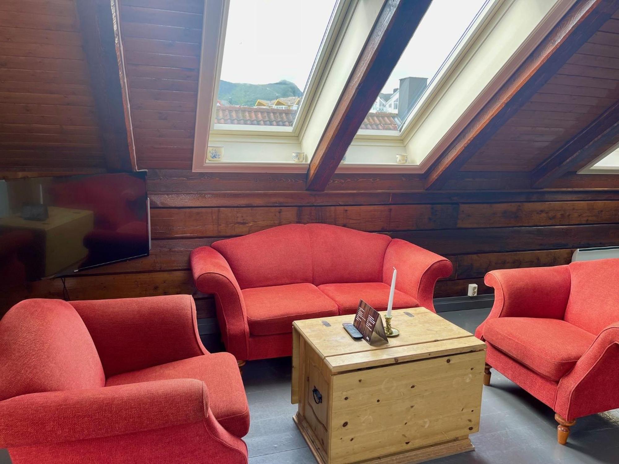 Anker Brygge Hotel Svolvaer Exterior photo The living room of the 19th-century house