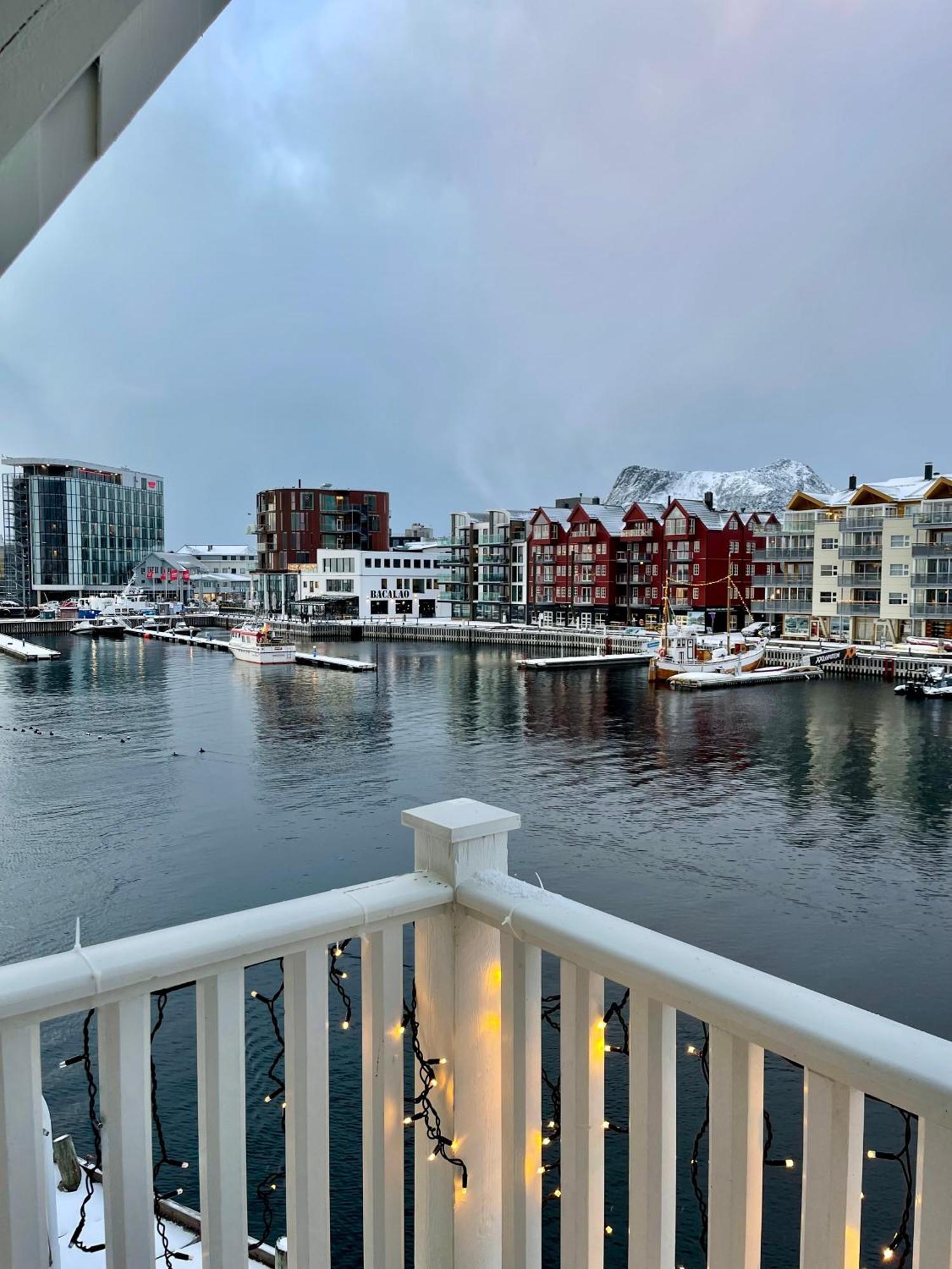 Anker Brygge Hotel Svolvaer Exterior photo View of the town