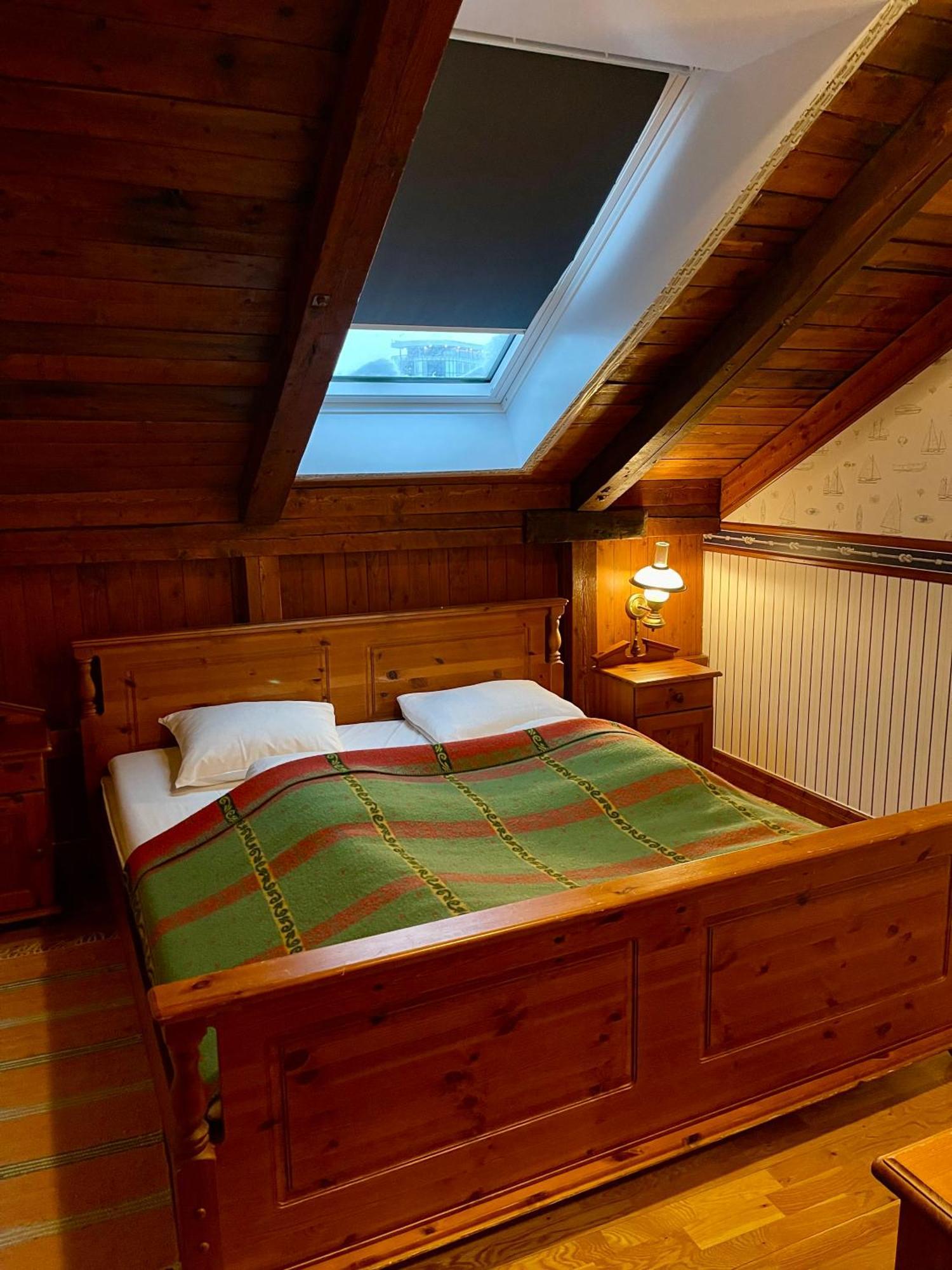Anker Brygge Hotel Svolvaer Exterior photo A bedroom in a hotel
